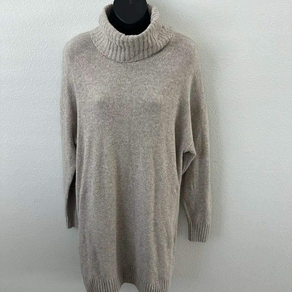 GAP Light Gray Textured‎ Sweater dress